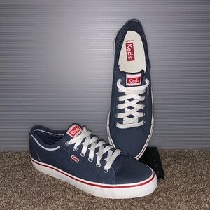 Keds woman’s Blue and White Sneakers
New without box. Pet friendly,